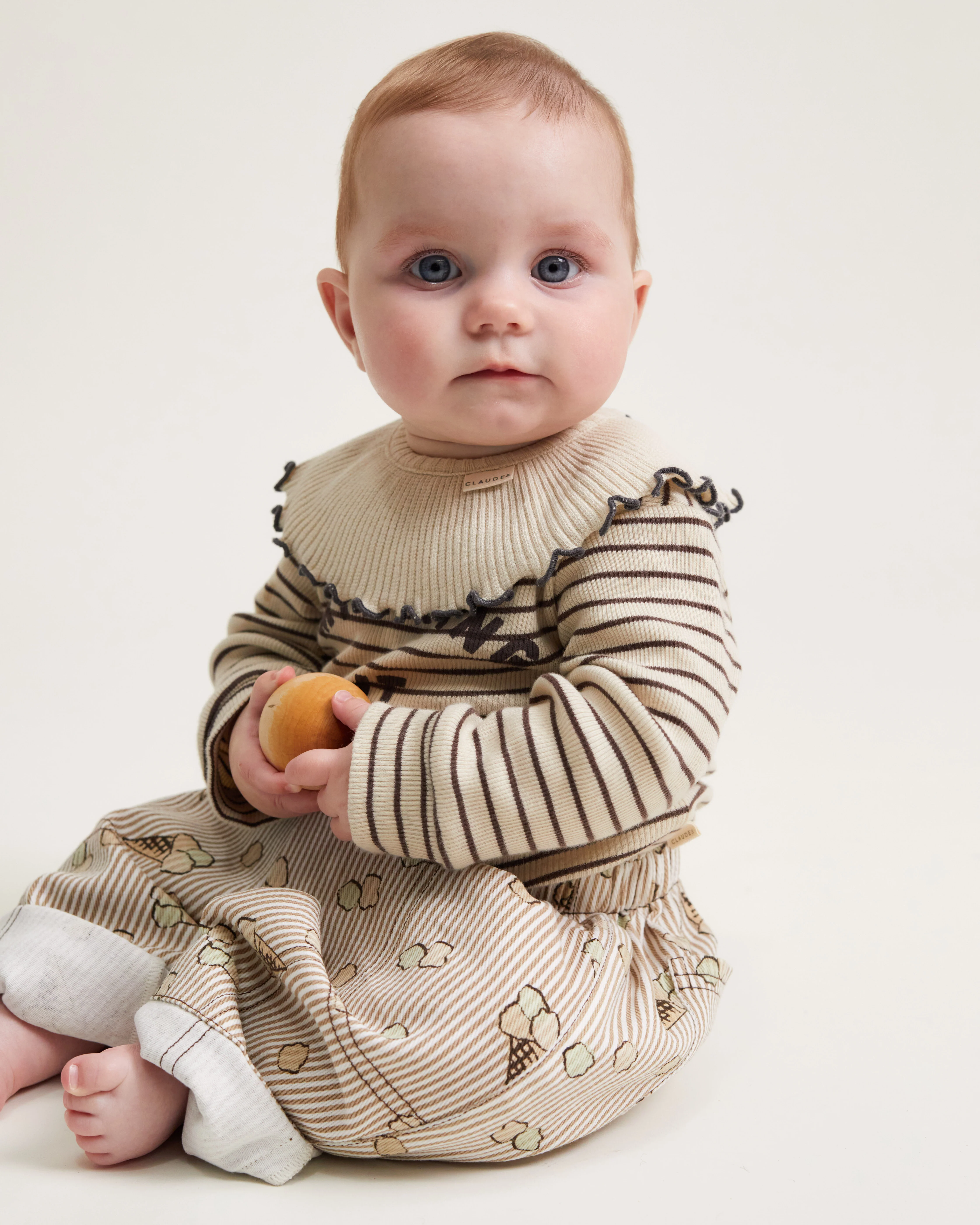Bobbi Oat Collar Bib - Image 3